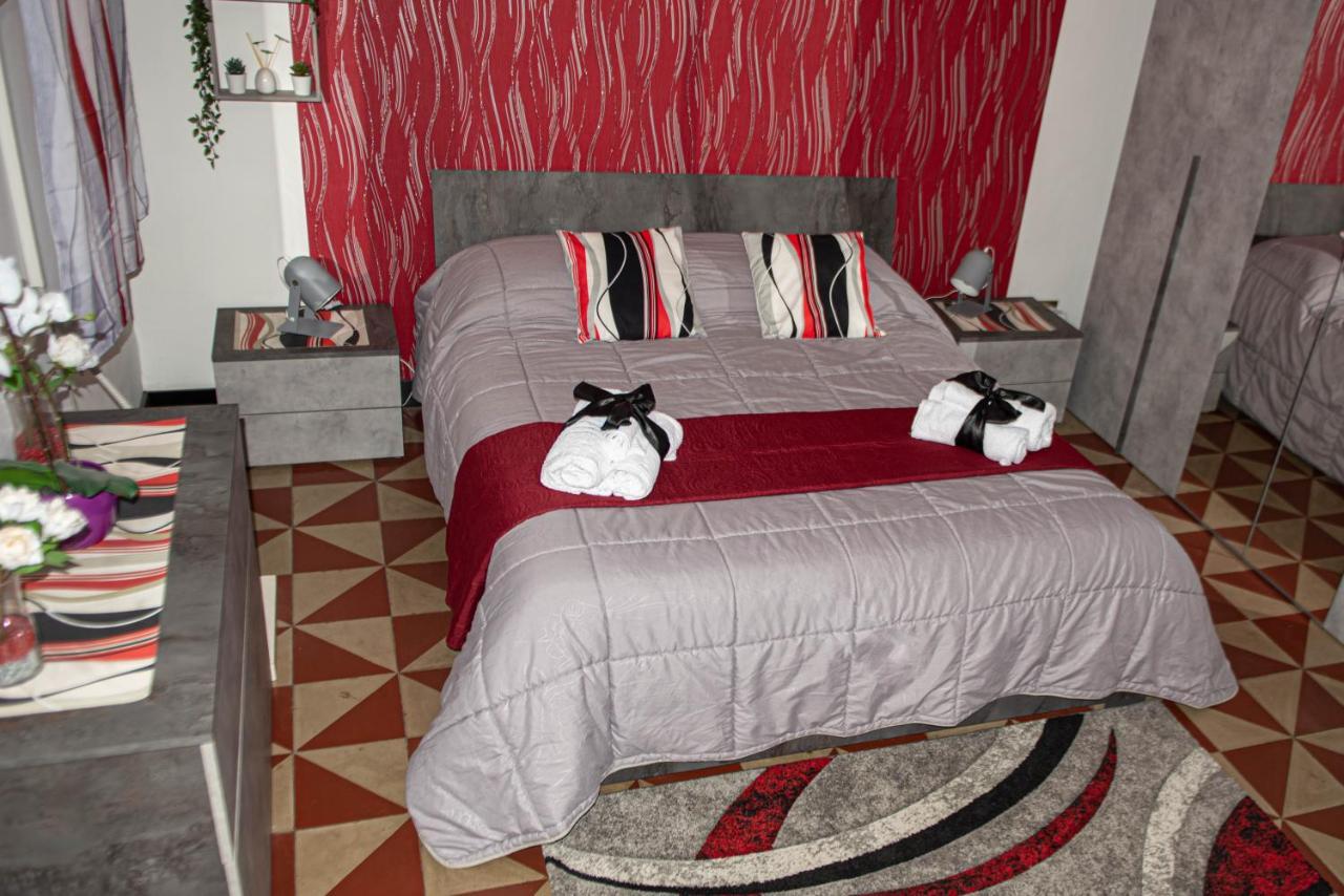 Pitagora House Hotel Taranto Exterior photo